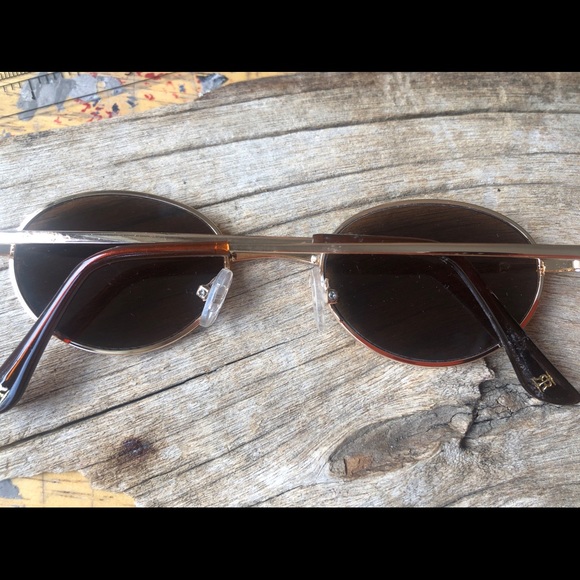 ROBIN RUTH BROWN OVAL LENS SUNGLASSES, like new - Picture 3 of 8
